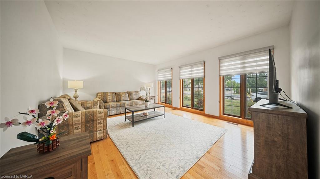 90 North Park Street Property Photo 10