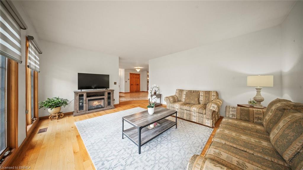 90 North Park Street Property Photo 11