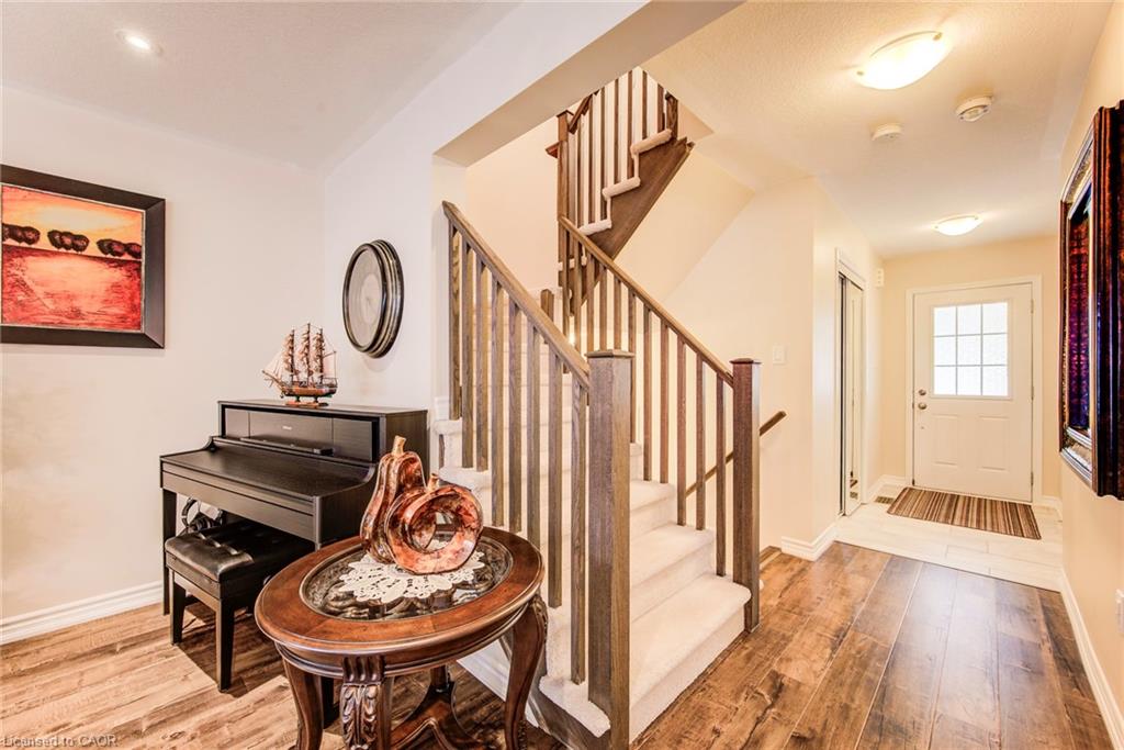 7 Stratus Street Property Photo 9