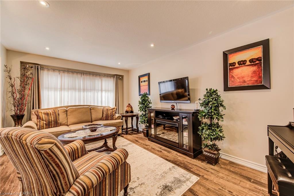 7 Stratus Street Property Photo 10