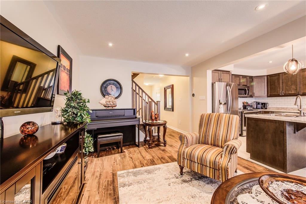 7 Stratus Street Property Photo 12