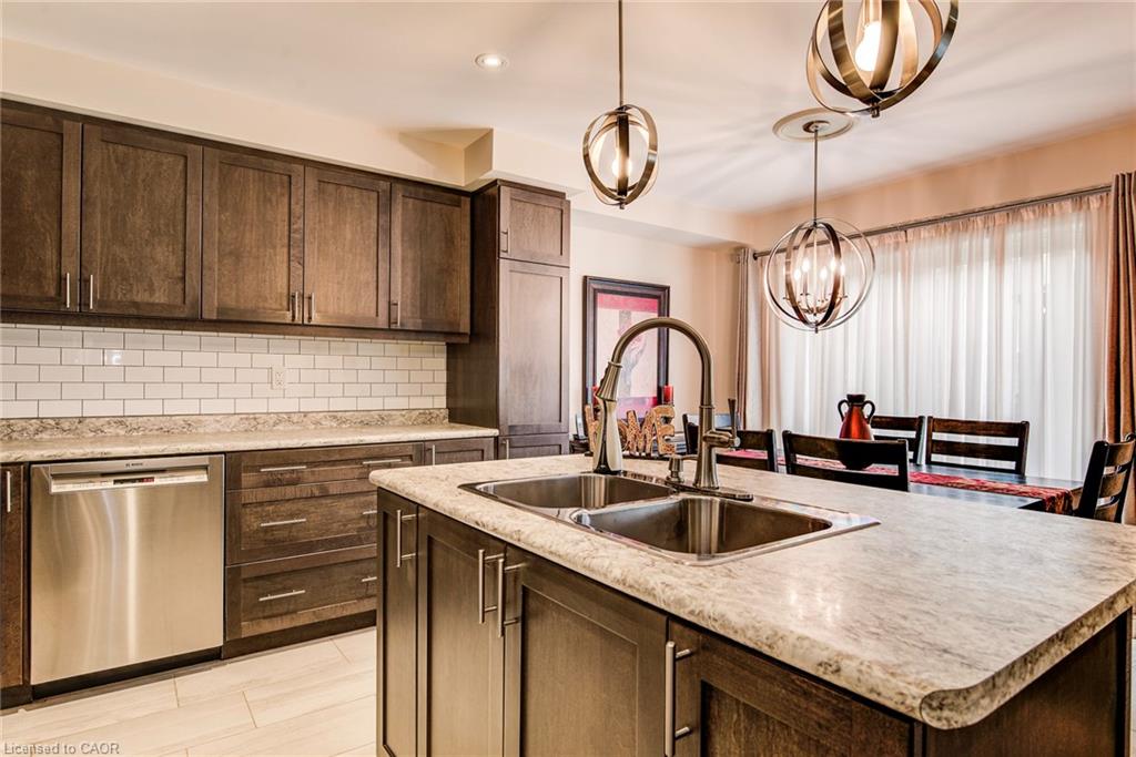 7 Stratus Street Property Photo 15