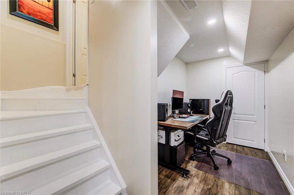 7 Stratus Street Property Photo 32