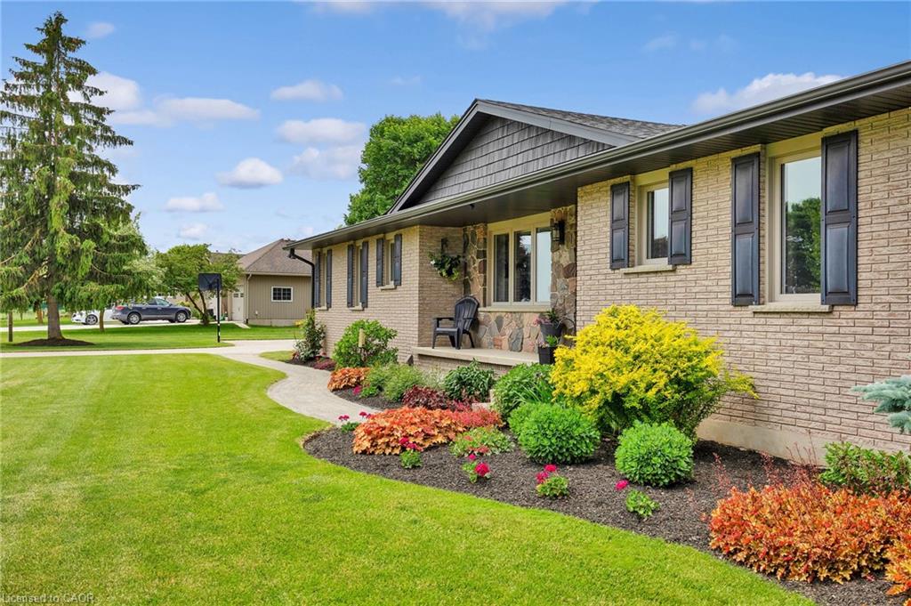 1 Shantz Place Property Photo 2