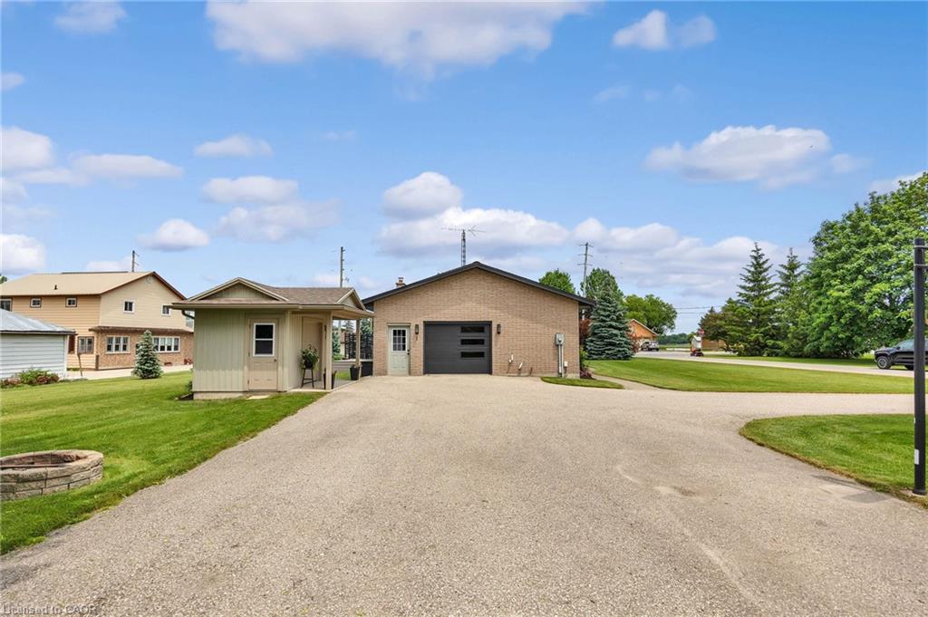 1 Shantz Place Property Photo 4