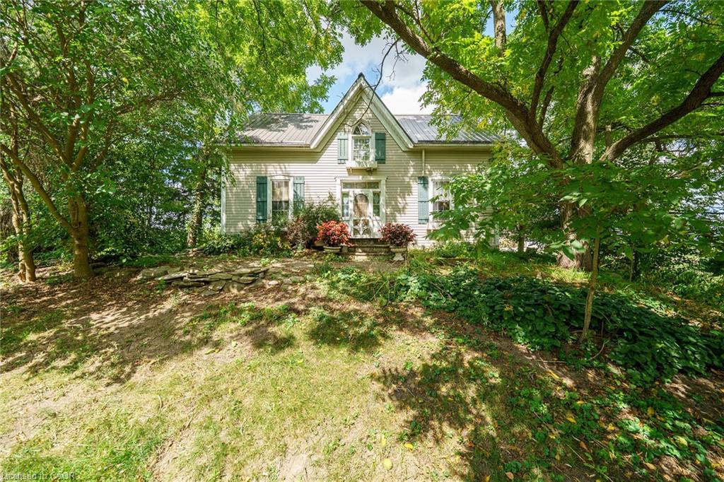 655 Townline Road W Property Photo 3