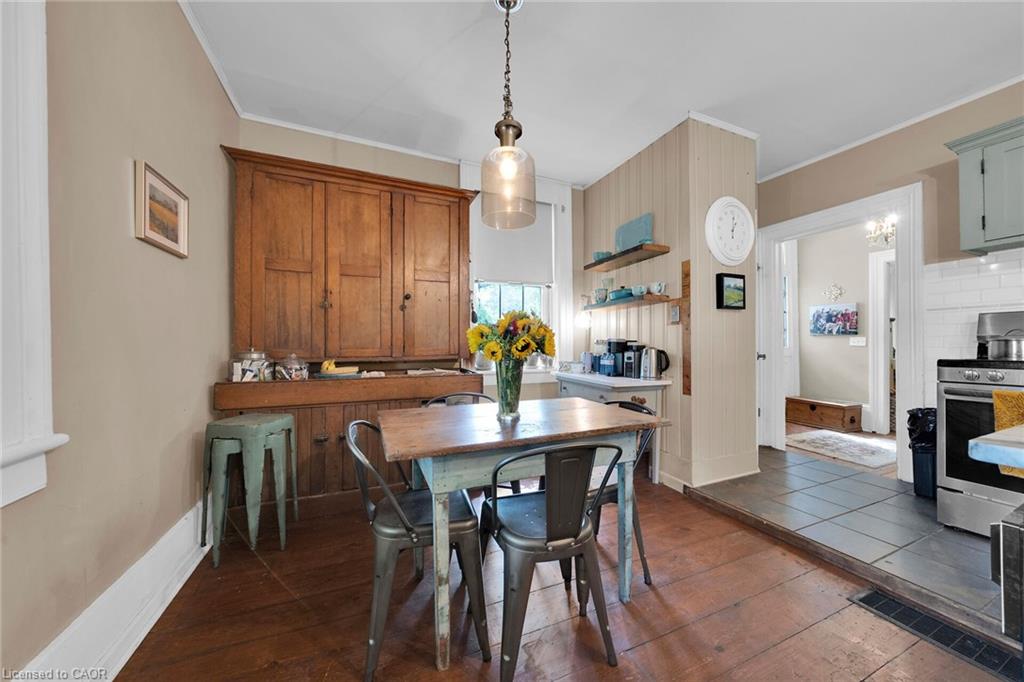 655 Townline Road W Property Photo 11