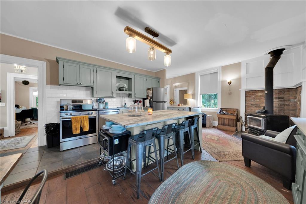 655 Townline Road W Property Photo 12