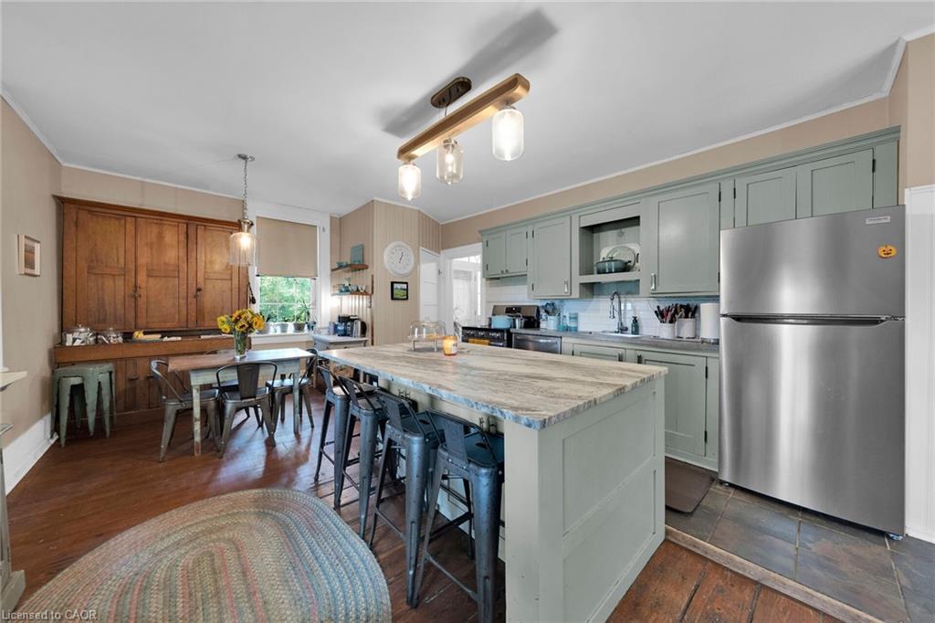 655 Townline Road W Property Photo 16