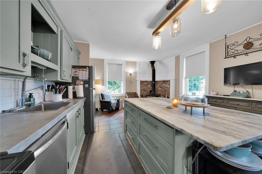 655 Townline Road W Property Photo 17