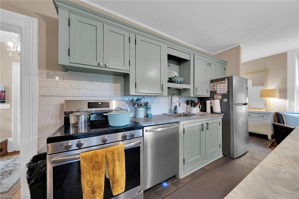 655 Townline Road W Property Photo 18