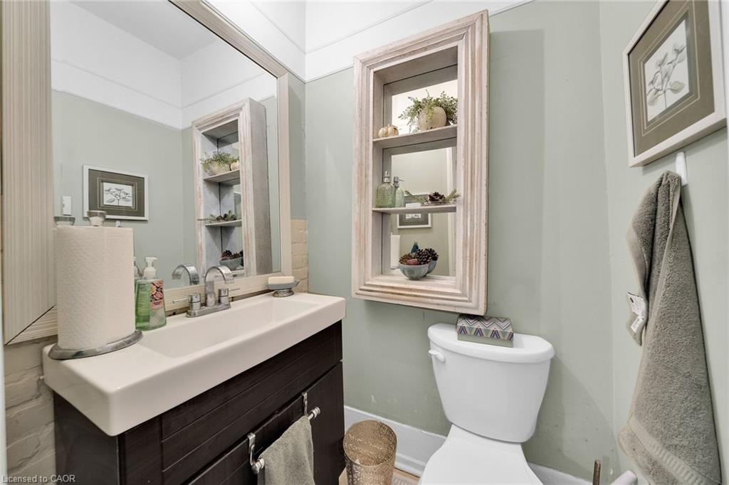 655 Townline Road W Property Photo 19