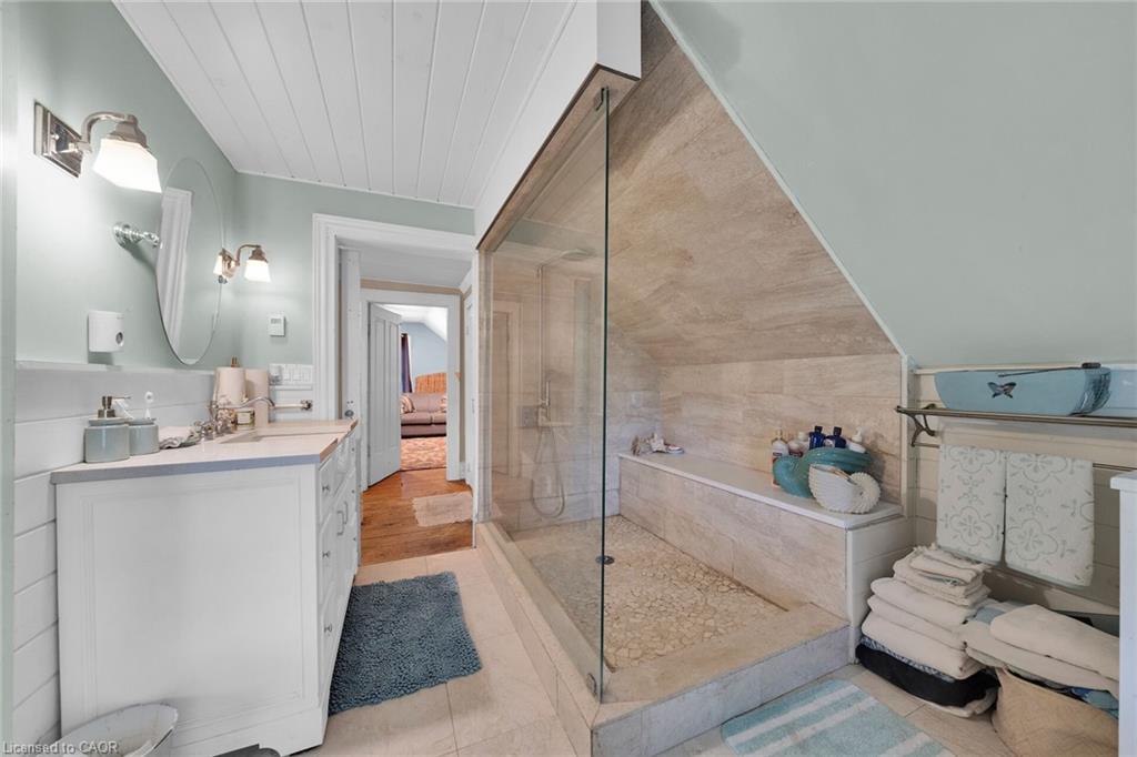 655 Townline Road W Property Photo 31