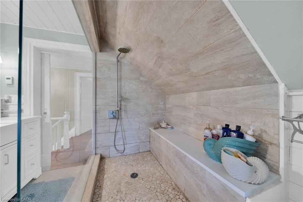 655 Townline Road W Property Photo 32