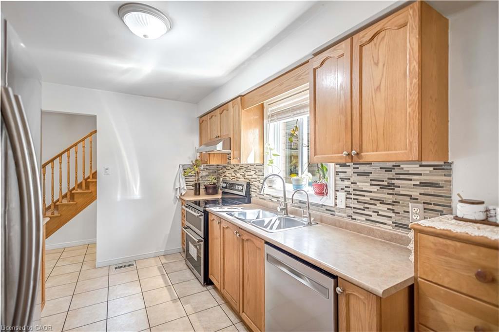 16 Jessica Street Property Photo 11