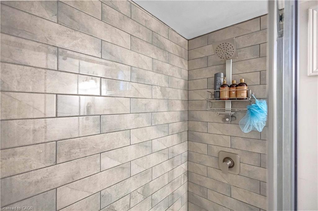 16 Jessica Street Property Photo 36