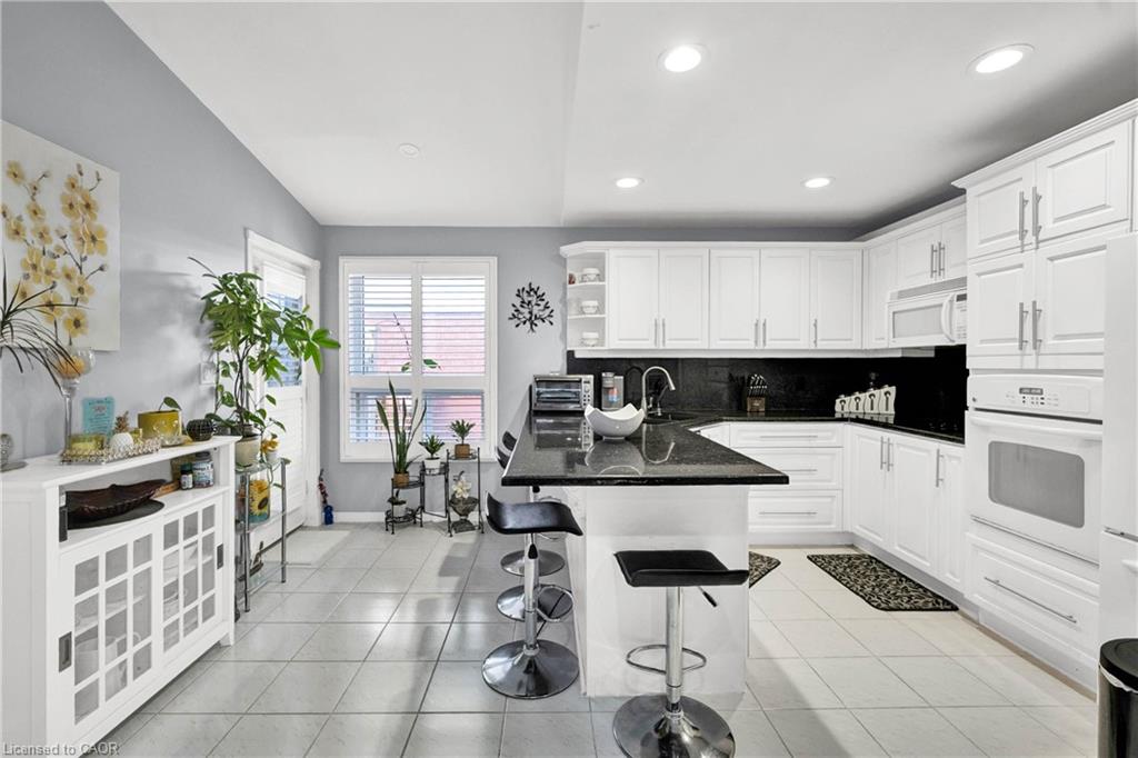 52 Dawn Crescent Property Photo 14