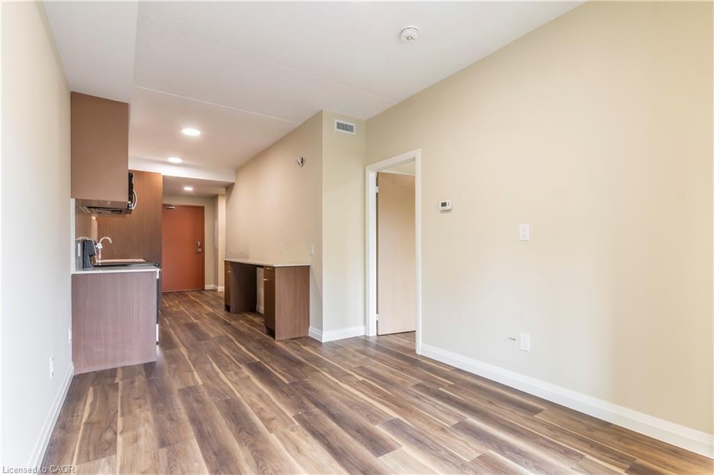 301-580 Coldstream Drive Property Photo 14