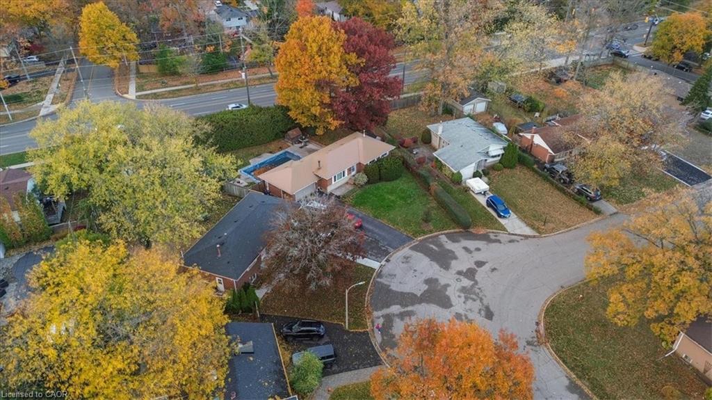 418 Norrie Crescent Property Photo 6