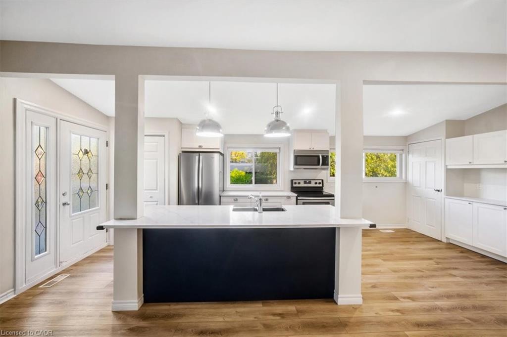 418 Norrie Crescent Property Photo 10