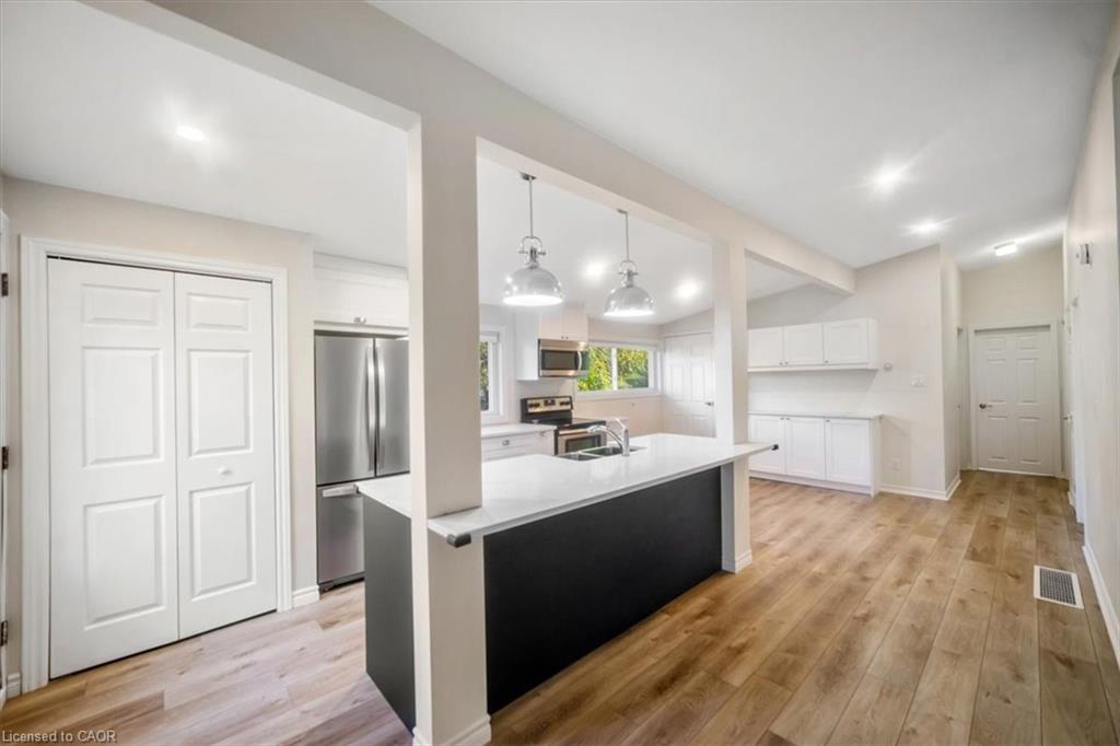 418 Norrie Crescent Property Photo 11