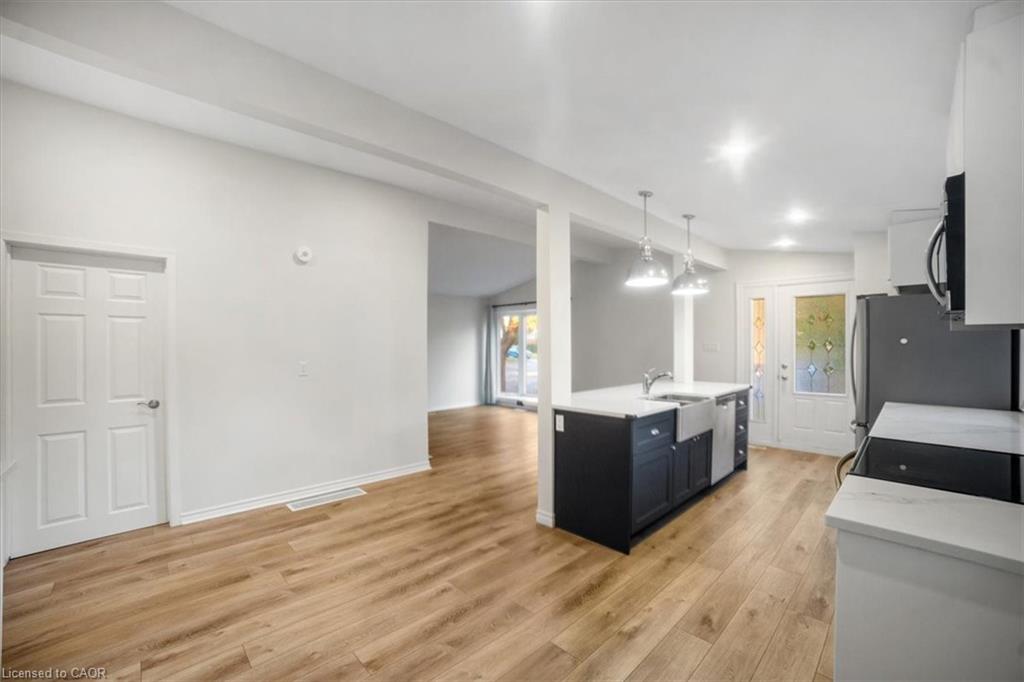 418 Norrie Crescent Property Photo 13