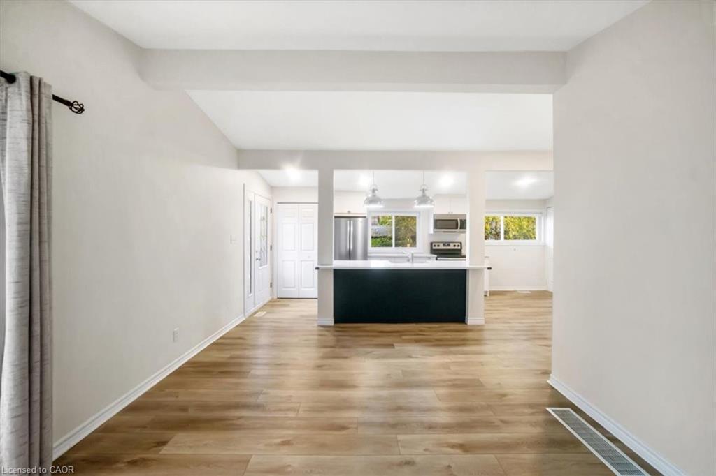 418 Norrie Crescent Property Photo 14