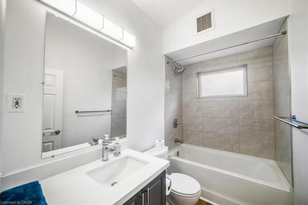 418 Norrie Crescent Property Photo 16