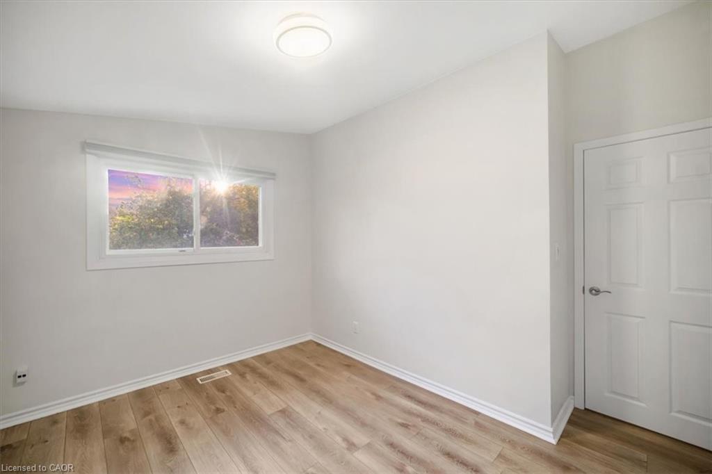 418 Norrie Crescent Property Photo 19