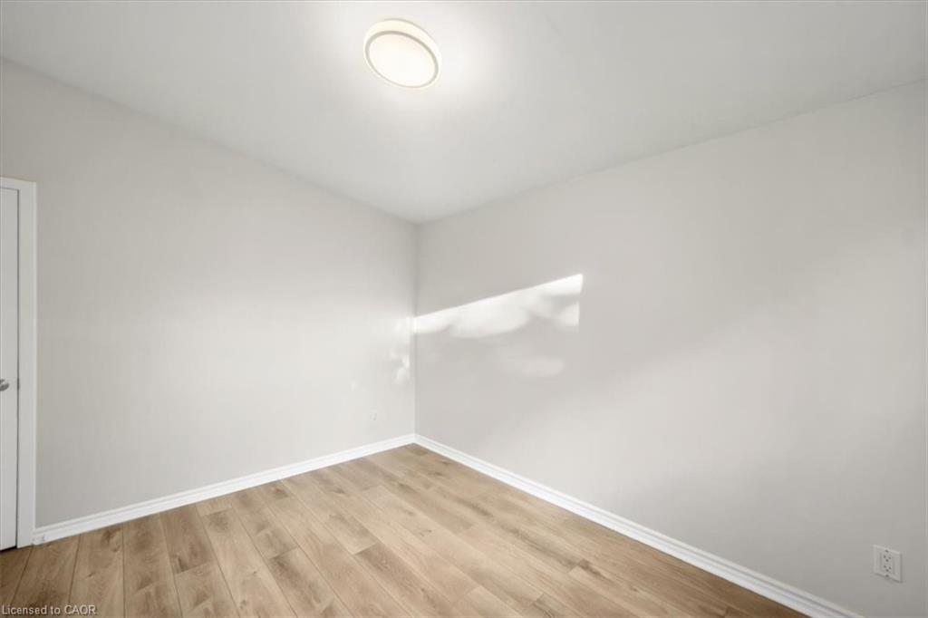 418 Norrie Crescent Property Photo 20