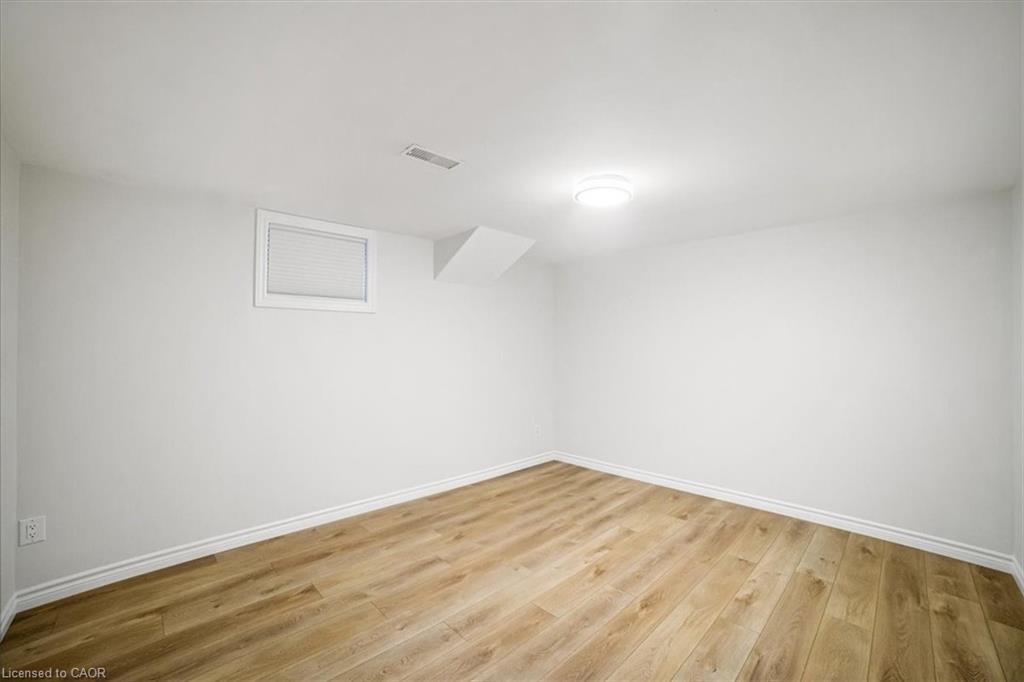 418 Norrie Crescent Property Photo 24