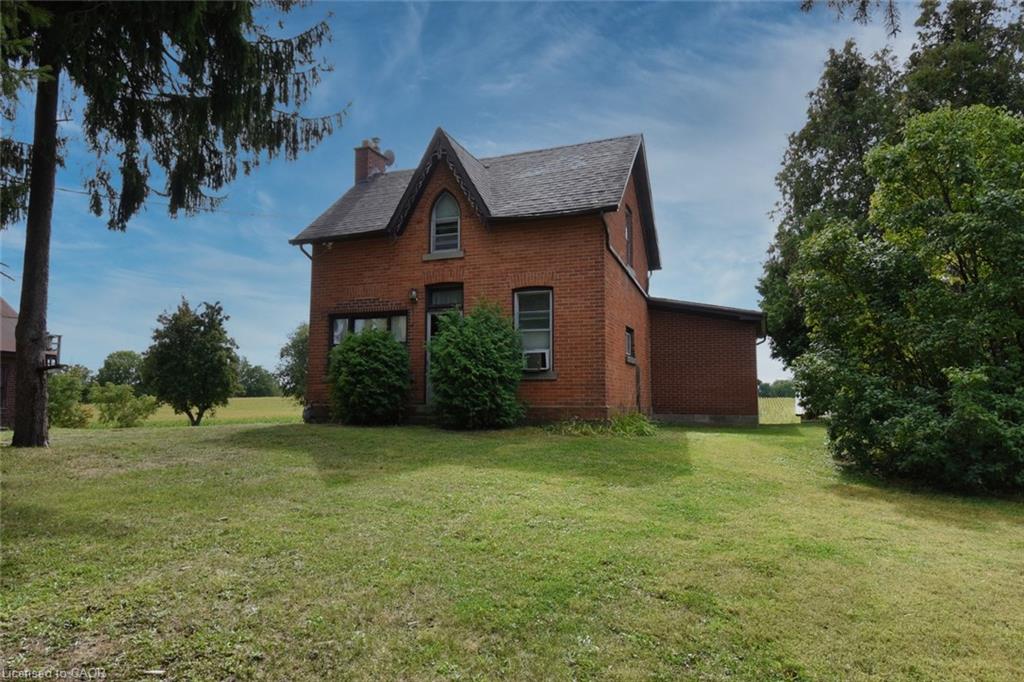 8125 Dickenson Road E Property Photo 1