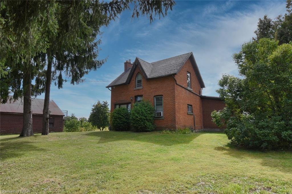8125 Dickenson Road E Property Photo 2