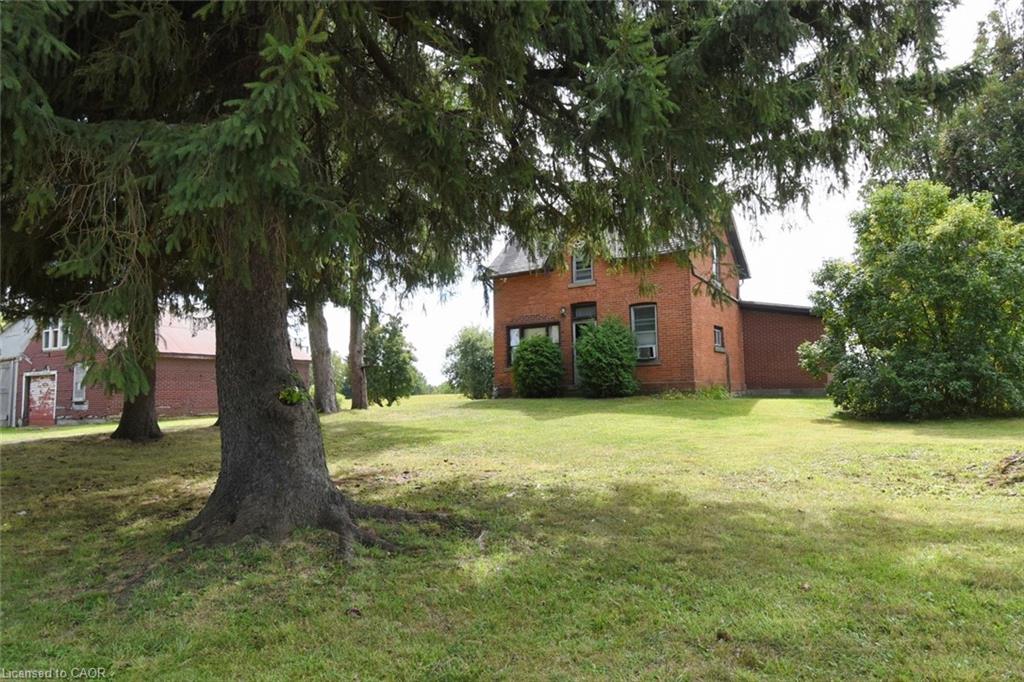 8125 Dickenson Road E Property Photo 3
