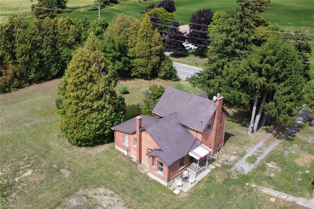 8125 Dickenson Road E Property Photo 9