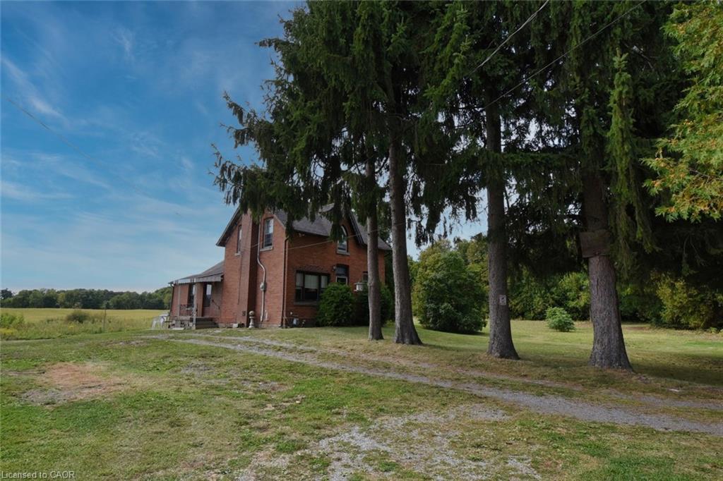 8125 Dickenson Road E Property Photo 11