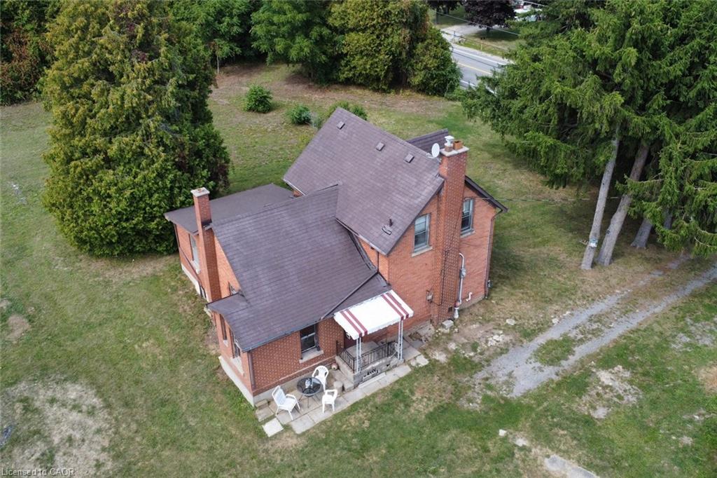8125 Dickenson Road E Property Photo 12
