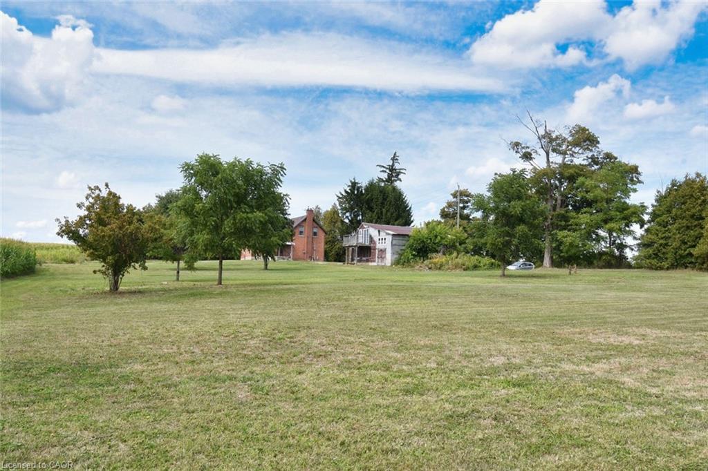 8125 Dickenson Road E Property Photo 15