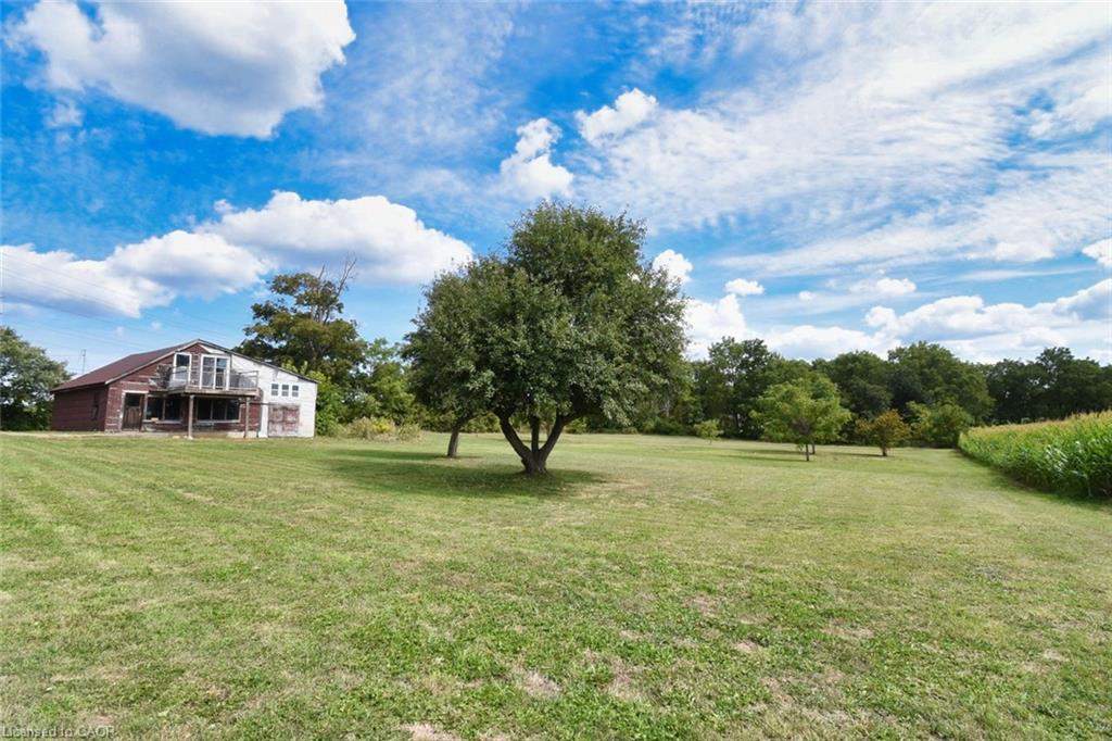 8125 Dickenson Road E Property Photo 20