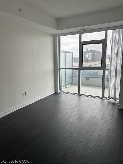 1003-550 North Service Road Property Photo 3