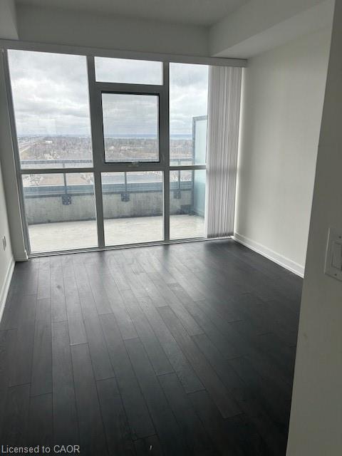 1003-550 North Service Road Property Photo 7