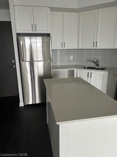 1003-550 North Service Road Property Photo 11