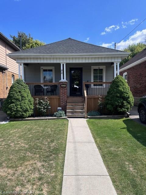 84 Barons Avenue N Property Photo 2