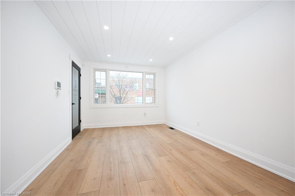 4968 King Street Property Photo 3