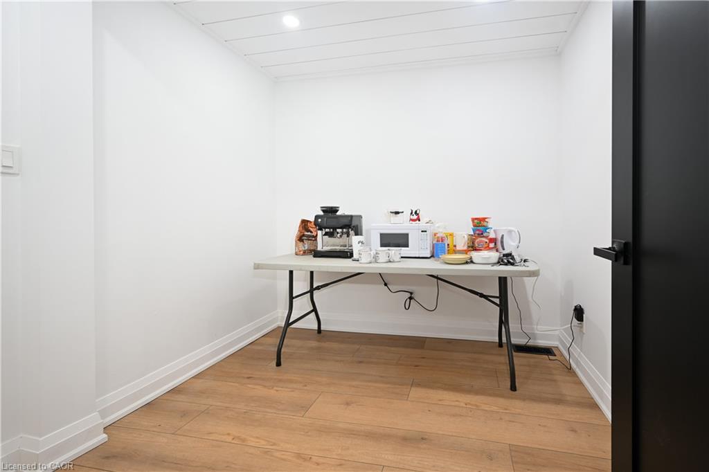 4968 King Street Property Photo 8