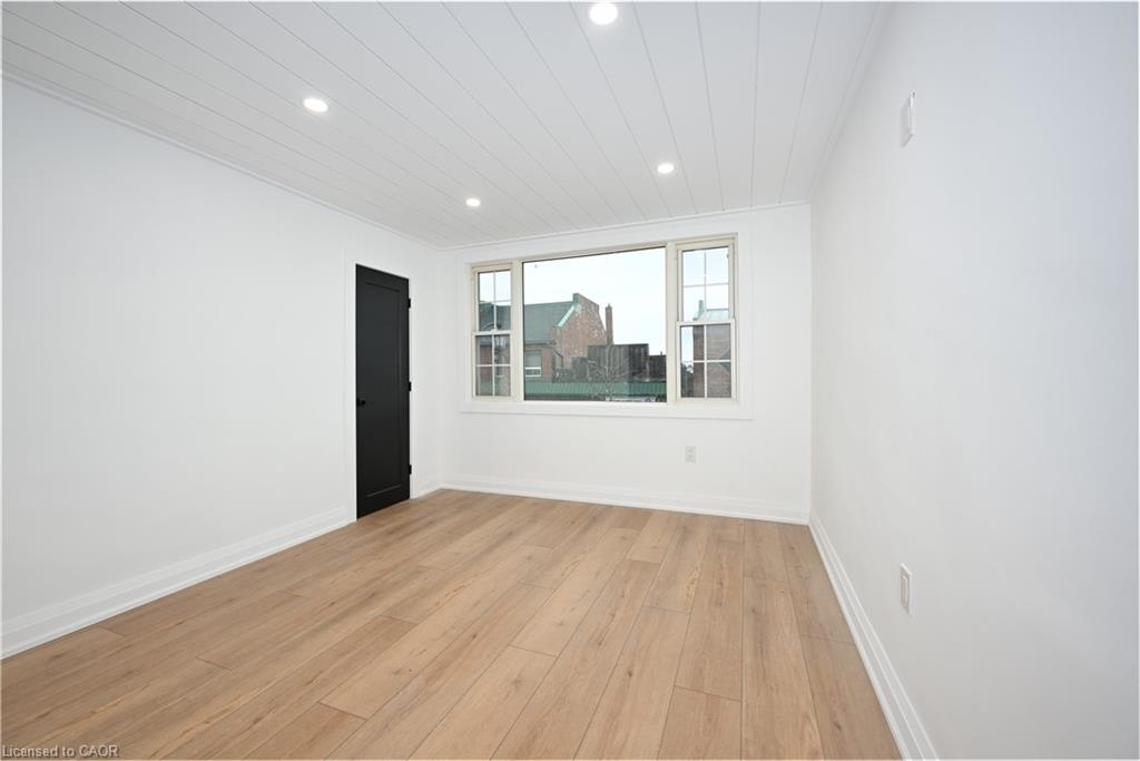 4968 King Street Property Photo 11