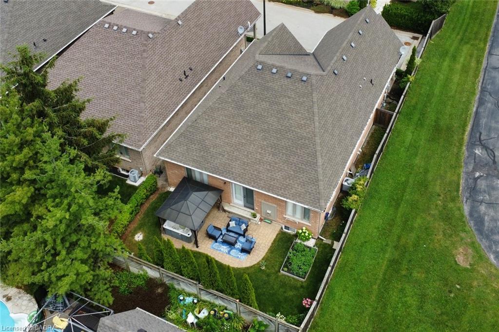 4-288 Main Street E Property Photo 37