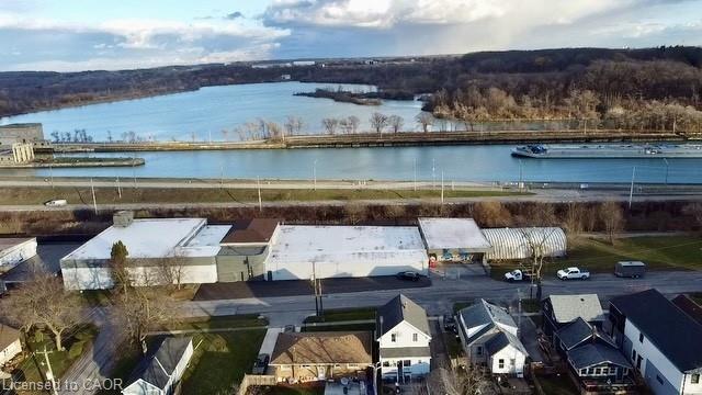 100 Wellington Street N Property Photo 1