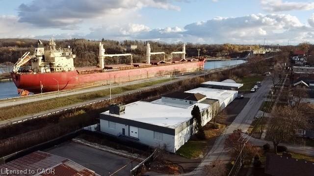 100 Wellington Street N Property Photo 2