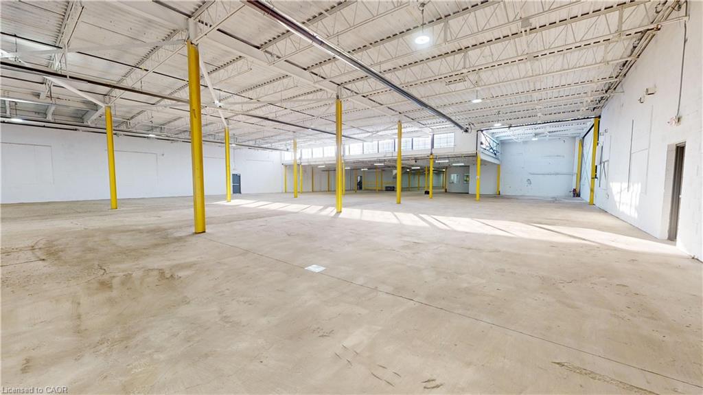 100 Wellington Street N Property Photo 3